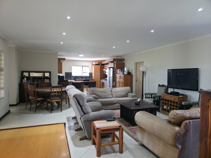 3 Bedroom Property for Sale in Wavecrest Eastern Cape